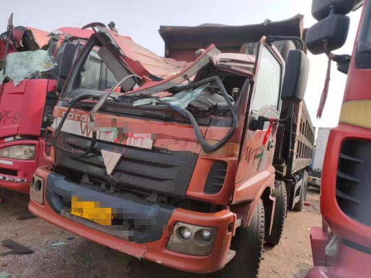 报废卡车
